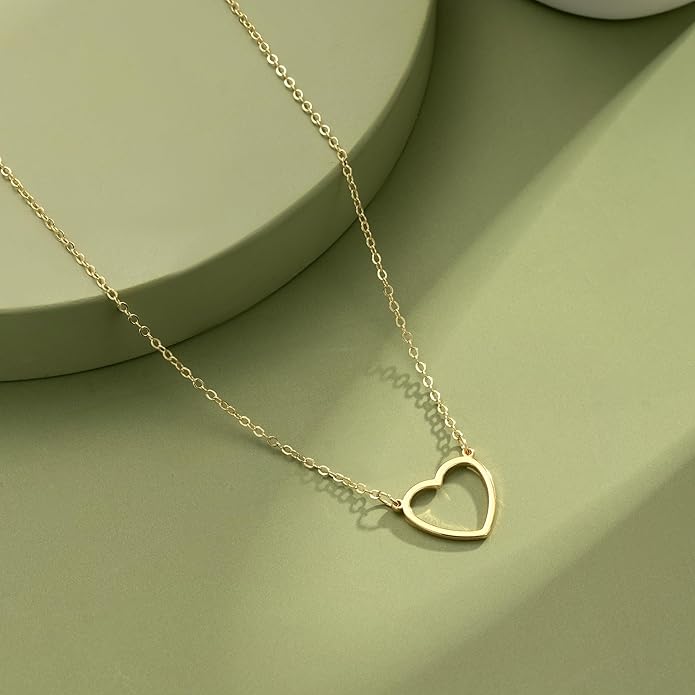 Foxgirl Gold Heart Necklaces for Women 14k Gold Plated Pendant Necklace Simple Cute Necklaces for Women Dainty Layered Choker Necklaces for Women Gold Jewelry for Teen Girls