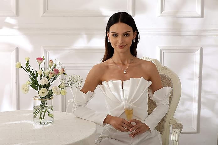 CHAULRI Premium Cultured Freshwater White Pearl Pendant Necklace 18K Gold Plated Sterling Silver gifts for Women for Her Wife Mom Daughter