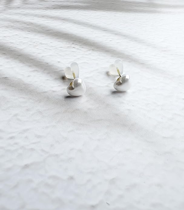 Long Pearl Earrings for Women 18K Gold Plated Hypoallergenic Lightweight Pearl Dangle Drop Earrings for Wedding Elegant Jewelry for Bridal Christmas Gift