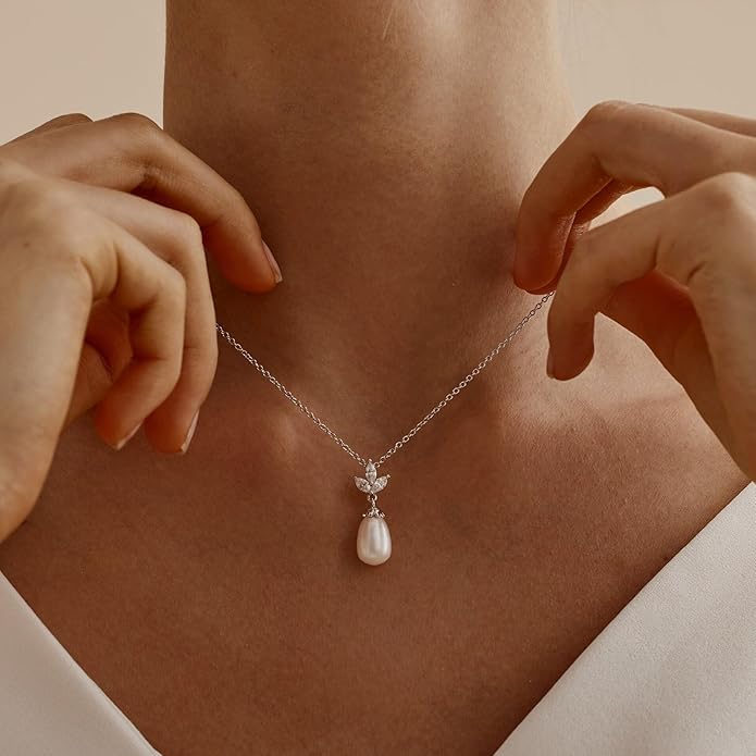 Pearl Necklace for Women Trendy,14k Gold Plated Necklace Dainty Wedding Necklace Small Cute Choker Necklace Beaded Lariat Drop Necklace Vintage Waterproof Jewelry for Women Gold Jewelry Fashion Gifts