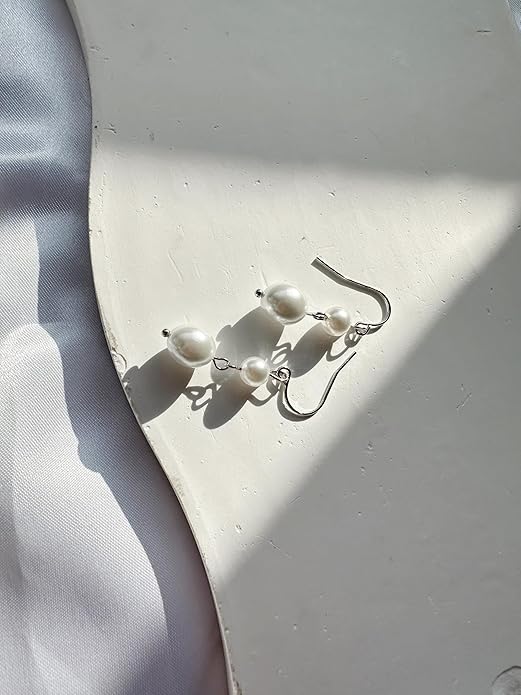 Long Pearl Earrings for Women 18K Gold Plated Hypoallergenic Lightweight Pearl Dangle Drop Earrings for Wedding Elegant Jewelry for Bridal Christmas Gift