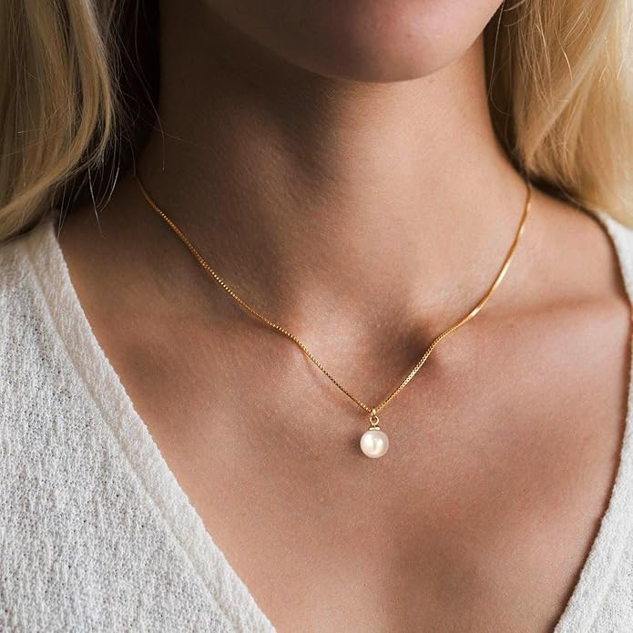 Charm Necklaces for Women,14k Gold Plated Waterproof Dainty Choker Necklace Summer Seashell Pearl Beach Cute Necklaces Set Fashion Jewelry Gift