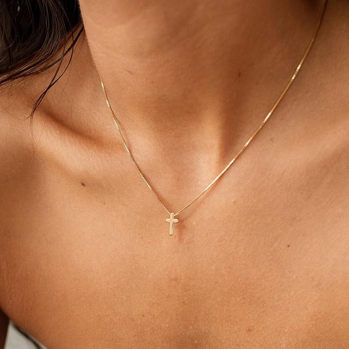 VIROMY Gold Cross Necklace for Women - Dainty Diamond Cross Pendant Necklaces Non Tarnish Waterproof Necklace Simple Choker Minimalist Jewelry