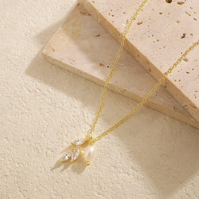 Pearl Necklace for Women Trendy,14k Gold Plated Necklace Dainty Wedding Necklace Small Cute Choker Necklace Beaded Lariat Drop Necklace Vintage Waterproof Jewelry for Women Gold Jewelry Fashion Gifts