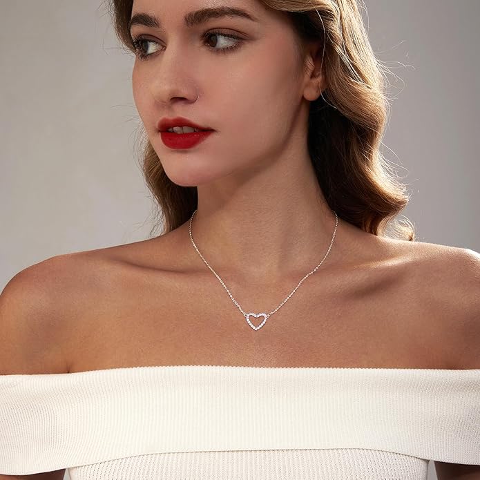 Zeffy Cute Heart Necklace 18k Gold/Silver Plated Tiny Heart Pendant Choker Necklaces Gold Love Heart Chain Necklace for Women Dainty Gold Jewelry Valentines Day Gifts for Women Girls Teen Girls
