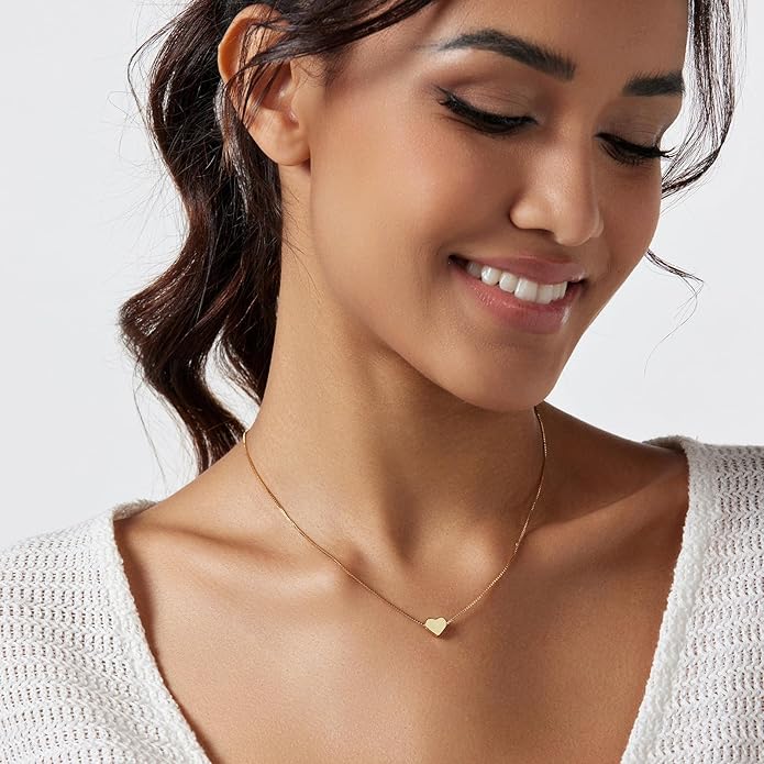 Cute Heart Necklace Dainty 18k Gold Plated Tiny Heart Pendant Choker Necklaces Small Gold Love Open Heart Chain Necklace for Women Simple Gold Necklace for Women Trendy Jewelry