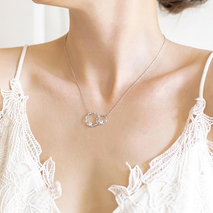 Suavell Sister Necklace - Sterling Silver Interlocking Double Circle Necklace - Birthday Gift for Sister - Maid of Honor Gift