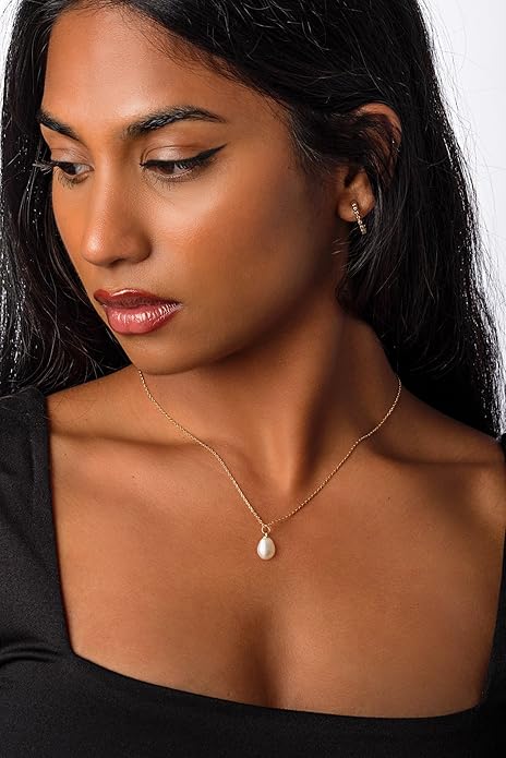 Charm Necklaces for Women,14k Gold Plated Waterproof Dainty Choker Necklace Summer Seashell Pearl Beach Cute Necklaces Set Fashion Jewelry Gift