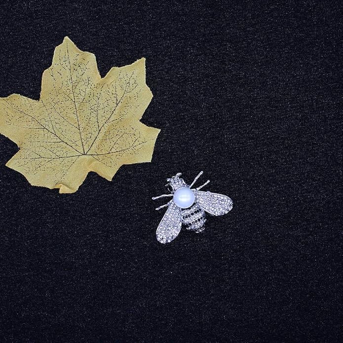 Honey Bee Brooches Crystal Insect Themed Bee Brooch Animal Fashion Shell Pearl Brooch Pin Gold Tone