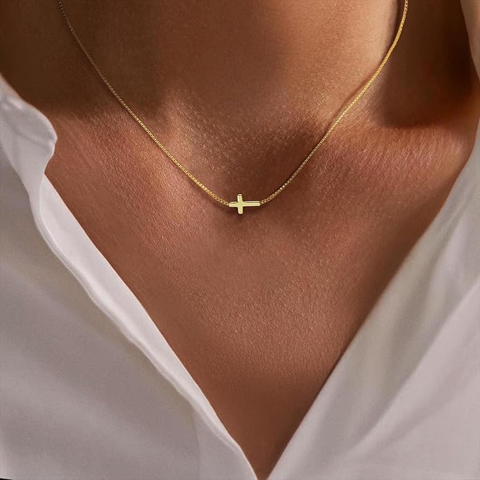 VIROMY Gold Cross Necklace for Women - Dainty Diamond Cross Pendant Necklaces Non Tarnish Waterproof Necklace Simple Choker Minimalist Jewelry