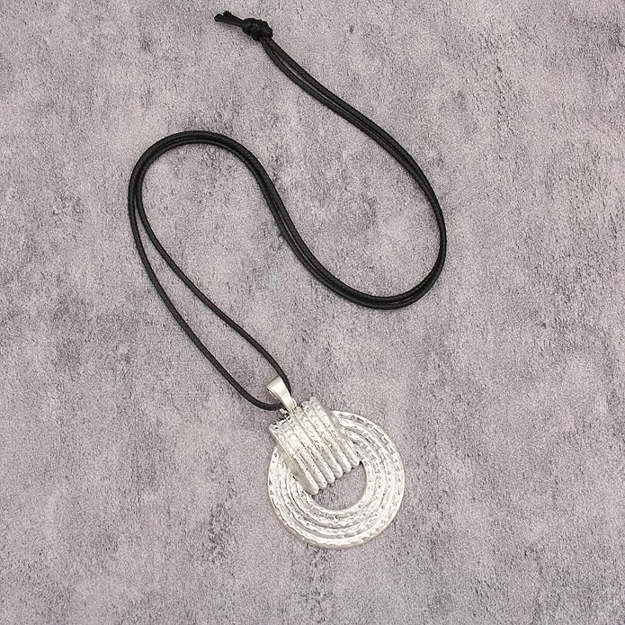 Boho Necklaces for Women Chunky Circle Necklace Layered Boho Circle Leather Choker Necklace Long Vintage Necklaces Bohemian Jewlery Gifts
