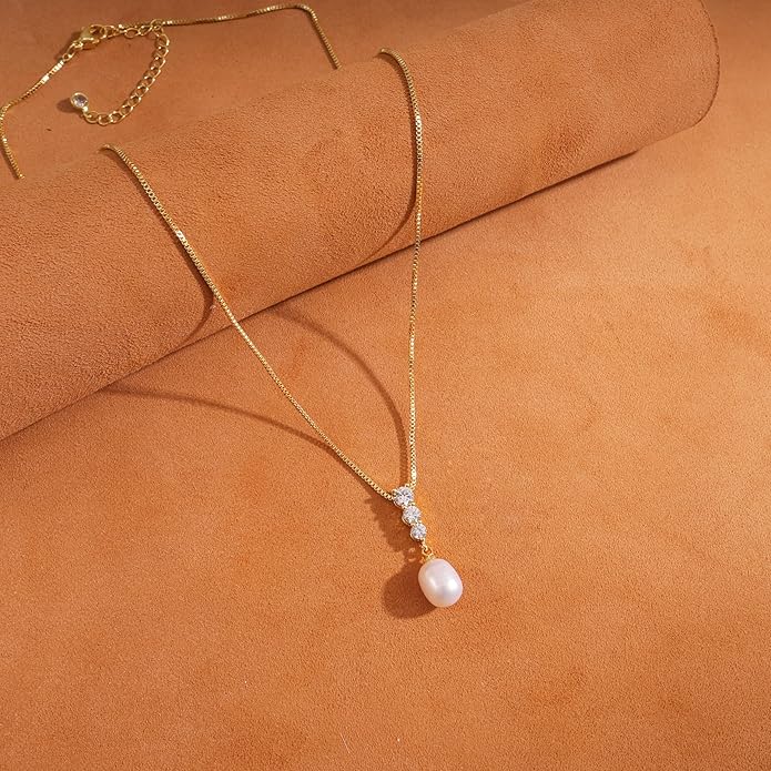 Pearl Necklaces for Women Trendy,14k Gold Plated Pearl Pendant Necklace Dainty Wedding Necklace Small Cute Gold Choker Necklace for Women Non Tarnish Gold Prom Jewelry Fashion Bridesmaids Gifts