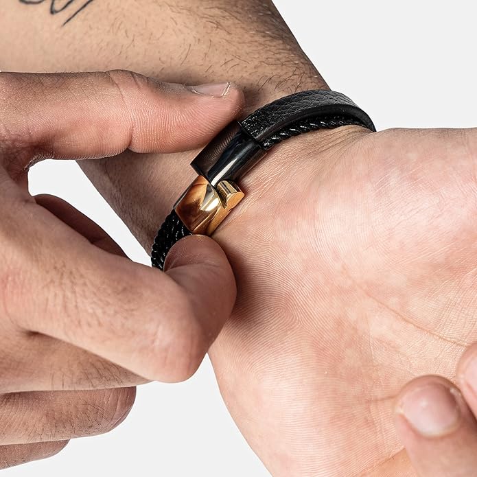 SERASAR | Premium Genuine Leather Bracelet [Glory] for Men in Black | Magnetic Stainless Steel Clasp in Silver and Gold | Exclusive Jewelry Box | Great Gift Idea