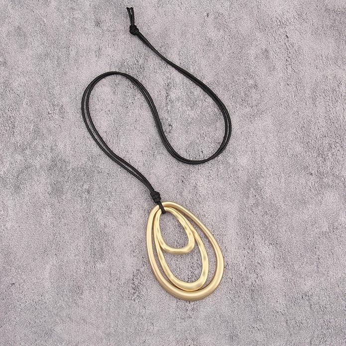 Boho Necklaces for Women Chunky Circle Necklace Layered Boho Circle Leather Choker Necklace Long Vintage Necklaces Bohemian Jewlery Gifts