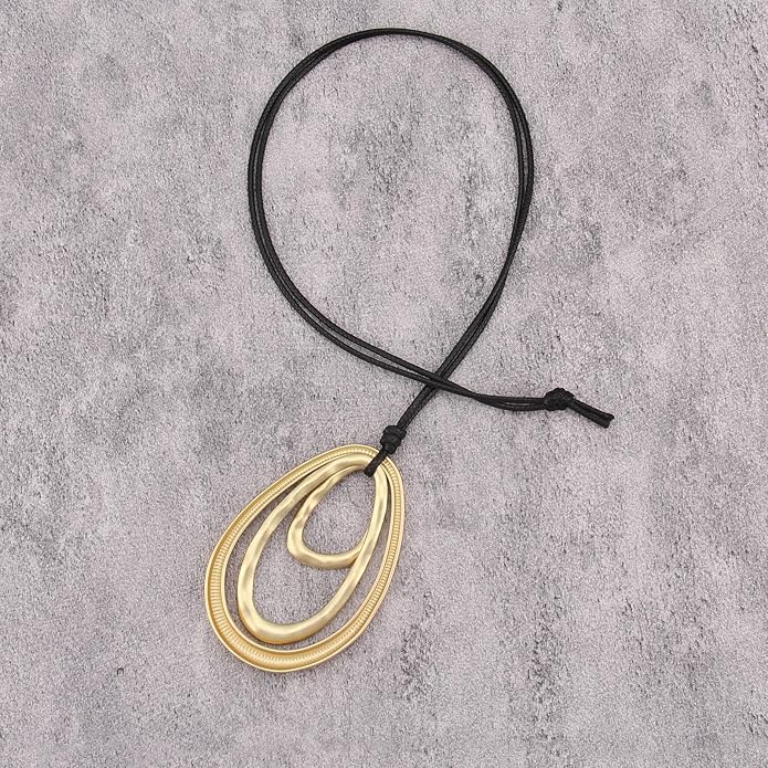 Boho Necklaces for Women Chunky Circle Necklace Layered Boho Circle Leather Choker Necklace Long Vintage Necklaces Bohemian Jewlery Gifts
