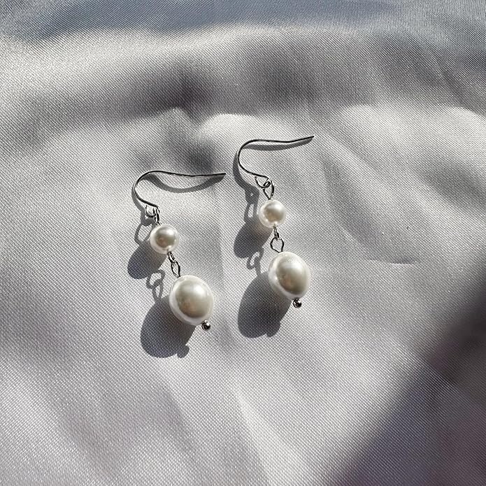 Long Pearl Earrings for Women 18K Gold Plated Hypoallergenic Lightweight Pearl Dangle Drop Earrings for Wedding Elegant Jewelry for Bridal Christmas Gift
